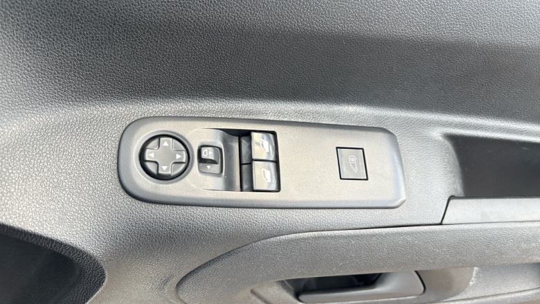 Peugeot Partner Standard Diesel 1000 1.5 BlueHDi 100 Professional Van